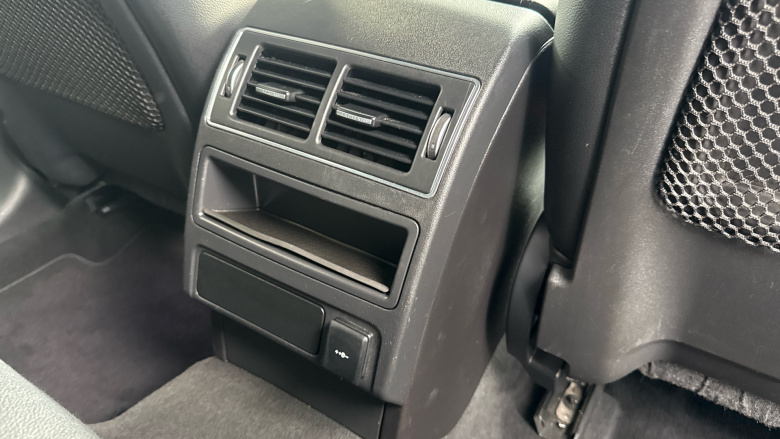 Jaguar F-Pace 2.0 P400e R-Dynamic SE 5dr Auto AWD Estate